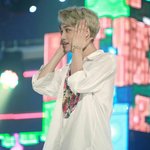 [EXO] 종인이리즈는 꽃남방+애쉬<b>카키</b>다