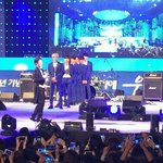 [EXO] 앞에 <b>휴대폰</b>들봐ㅋㅋㅋ