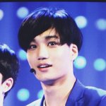 [카이] 오늘 프리뷴데 카이 <b>입술</b>이ㅠㅠㅠㅠㅠ