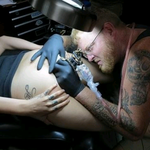 [페북강<b>말년</b>] 똥꼬에 타투 극한직업