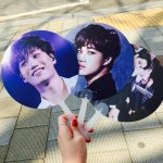 [EXO] 부채 이거 둘중에 뭐가지고갈까