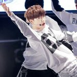 [EXO] 김준면 실물 ㄹㅇ <b>이사진</b>보다 잘생김?