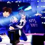 [시우민] 시우민에게 <b>조종당</b>하는 중