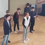 [EXO] 근데 애들 신발 아디다스 슈퍼스타