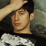 훈내 <b>진동</b>하는 男스타 화보들