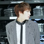 [모든팬덤] 어깨 깡패인 남자아이돌 <b>top</b> 4