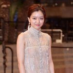 <b>멘붕</b>오게 한 고아성 레드카펫 패션...