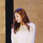 [모든팬덤] 손나은 흰티에 <b>청반바지</b>만으로 무대의상 만드는