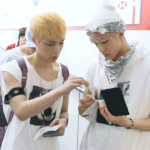 [EXO] 미친 <b>장사</b>장 뒤에 민석이 좀봐 