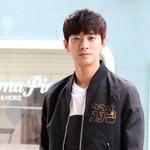 [EXO] 쥬지훈 얘 뽕하더니 눈동자가 이상해짐