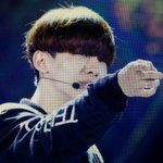 [EXO] 오늘자 레전드 찍은 종대사진 플뷰<b>갑</b>