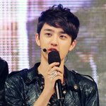 [EXO] 경수 <b>마마때</b>랑 턱 존똑인데 