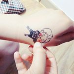 [시우민] 내가 민석이볼<b>따구</b> 꼬집음