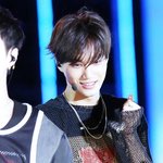 [카이] <b>종인</b>이 아무리 봐도 너무 이쁘다