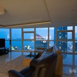 [EXO] 아까 <b>동탄</b>자랑하던년아 부산 해운대정도면