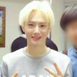 [EXO] 애들아 기초화장품 질문좀 
