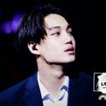 [EXO] ㅁㅊ 종인이 <b>턱</b><b>선</b>봐