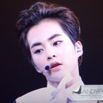 [EXO] 이 머리 <b>소화</b>?하는것도 용한 시우민 ㅋㅋ