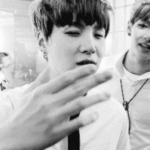 [방탄소년단] 아미들아 도와줘..!