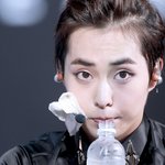 [시우민] 슈린이 물 마세요 ㅎㅎ(시우민)