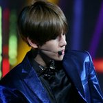 [EXO] 백현이 이어마이크 쓸 <b>때</b>