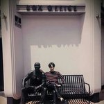 [EXO] 야 만약 내일 입국금지인데 엑소가 <b>낼모레</b> 입국이야