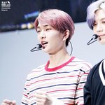 <b>줄무늬</b> 옷 입은 男아이돌모음
