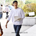 드디어 컴백, 송중기! <b>대본</b> 리딩 현장