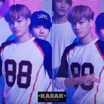 [카이] 음중 종인이 <b>럭비</b>선수 의상 존잘(추가)