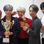 [모든팬덤] 엑소분들이 샤이니 <b>앵콜</b> 껴들어서