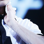 [EXO] 우리오빠 <b>핏줄</b> 좀 봐 ㅇㅅㅠ