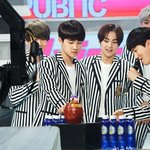 [도경수] 인기가요 <b>MC</b>석이랑 비하인드컷