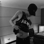 [EXO] <b>니</b>네이거봄?전나손떨린다..