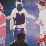 [백현] 백현이 <b>허리라인</b>봐...