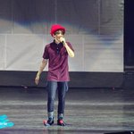 [백현] 오늘 <b>새론</b>의상과 빨간모자~