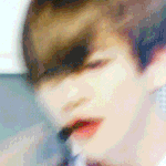 [백현] 배켜니 라이브 잘 하는거 봐..