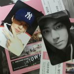 [EXO] 앨범 지금<b>사서</b> 뜯어봤는데