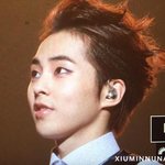 [시우민] 시우민 :(대만팬들) 쯔이하오<b>bb</b>