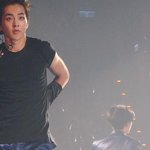 [시우민] <b>쟈켓</b>벗는 시우민...털썩 