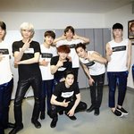 [EXO] 장사장 다리 존나짧아 ㅋㅋㅋ