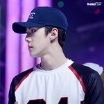 [EXO] 근데 세훈이랑 <b>종인</b>이 야구복 핏 지리겠다