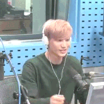 [카이] 종인이 <b>자연</b>스럽게 아 죄송합니다~