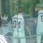 [시우민] 시우민 더쇼 출근길ㅋㅋ