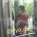 [시우민] 더쇼 중간<b>외출</b> 시우민 봐 ㅋㅋ