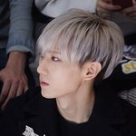 [댓글부탁해] <b>성형</b> 빼박한거같은 남자아이돌