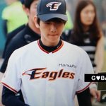 [EXO] 백현이 야구<b>선수</b>랑 비교해도