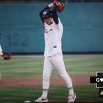[백현] 백현이 시구 <b>자세</b>봐!!! 미친듯ㅠㅜ