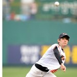 [EXO] 백현이 <b>시구</b> 사진인데
