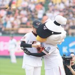 [백현] 인형의 탈을 쓰시고 <b>스킨</b>쉽