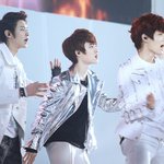 [EXO] 경수머리좀 길러보자제발...
